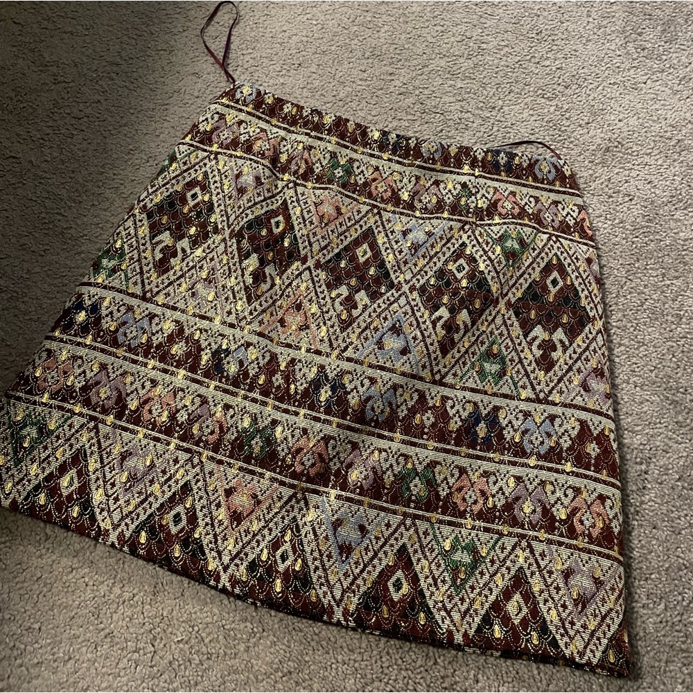 Francesca’s gorgeous pattern zip skirt